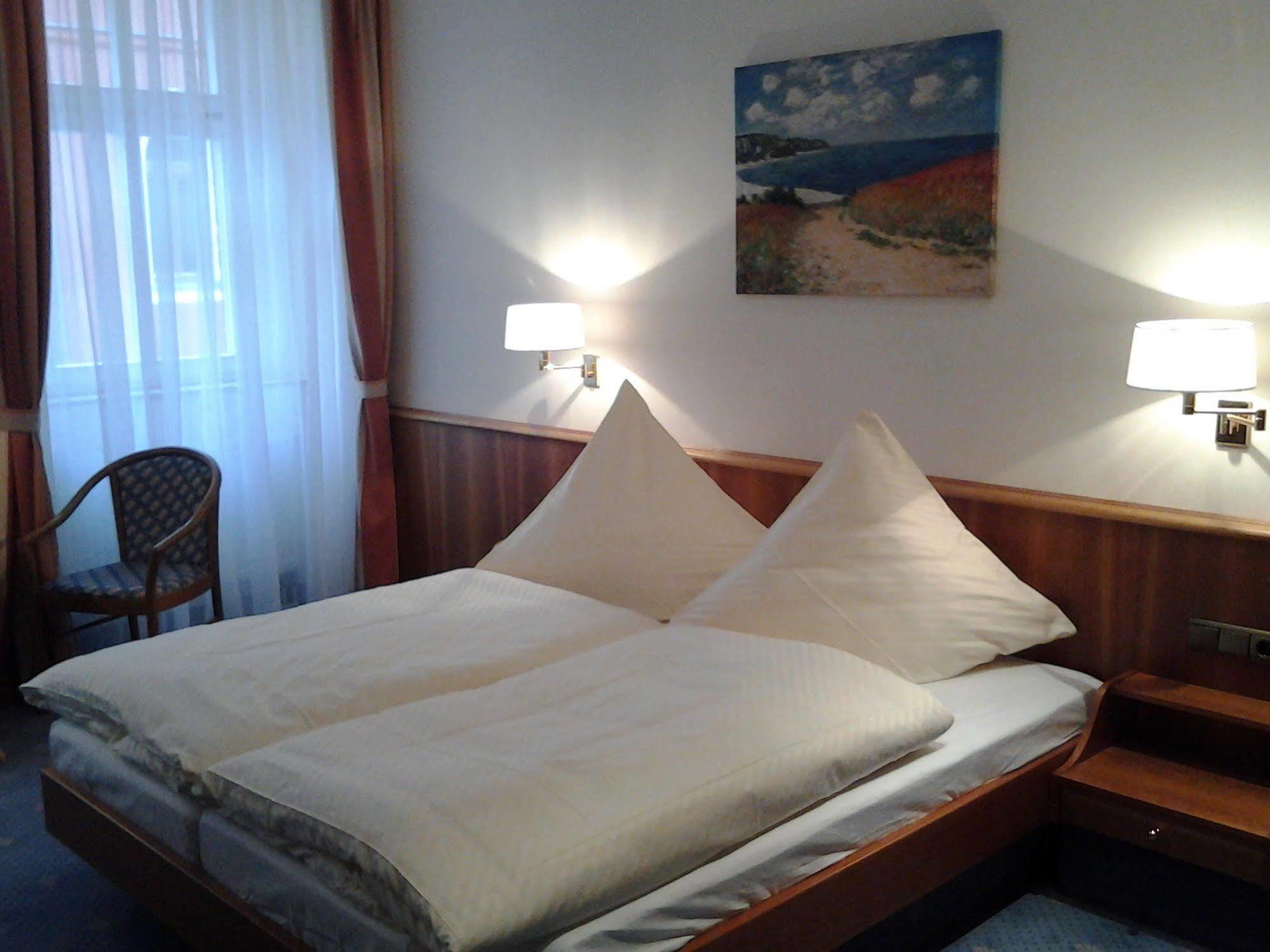 Hotel Goldener Loewe Waldheim Екстериор снимка